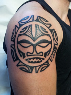 maori tribal braccio tattoo